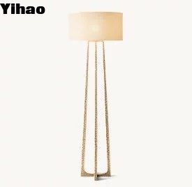 150W żelazne żelazne lampy standardowe do salonu