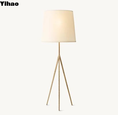 Moderne, współczesne lampy podłogowe Lampy podłogowe rzeźbiarskie
