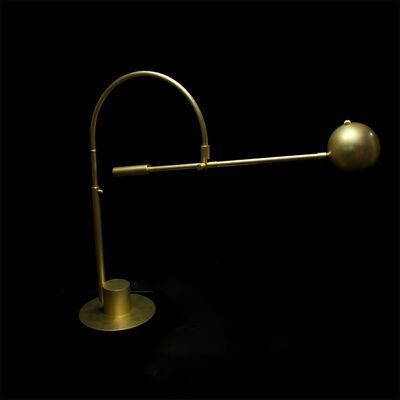 Yihao Modern Brass Metal LED Desk Lamp z podstawą żarówki E14 do salonu i sypialni