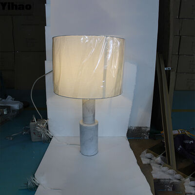 Nowoczesna miedziana lampa biurowa LED z oczami ciepłe białe światło do salonu i sypialni