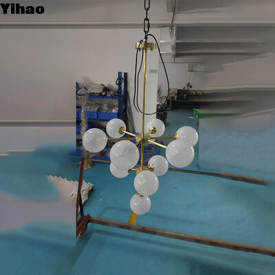 Yihao Modern Luxury Hand Blown Glass Chandelier z brązowym korpusem i podstawą żarówki E12 do salonu i sypialni