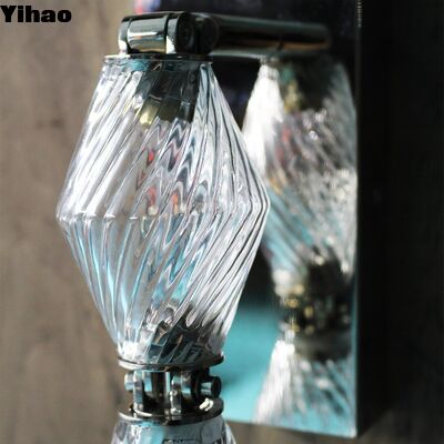 Yihao Modern Handmade Brass Crystal LED Wall Lamp z ciepłym białym światłem 3500K dla łatwej instalacji w hotelach i salonach