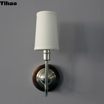 Nowoczesna lampa ścienna z mosiądzu z 3500K ciepłym białym światłem dla eleganckiej dekoracji domu