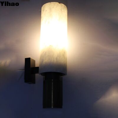Nowoczesny design Alabaster Shade Wall Lamp z 3500K ciepłe białe LED do salonu