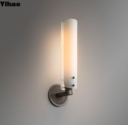 Yihao Modern Brass Wall Lamp 3500K Warm White LED Sconce for Living Room Dekoracyjne światło ścienne
